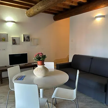 Teresa & Adele, 2 Km Dal Mare, 2 Bagni, Giardino Recintato, Wifi, Posto Auto * Cecina (Livorno)